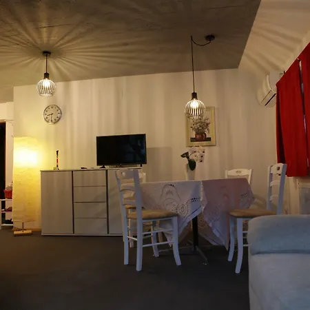 Apartment Fon *